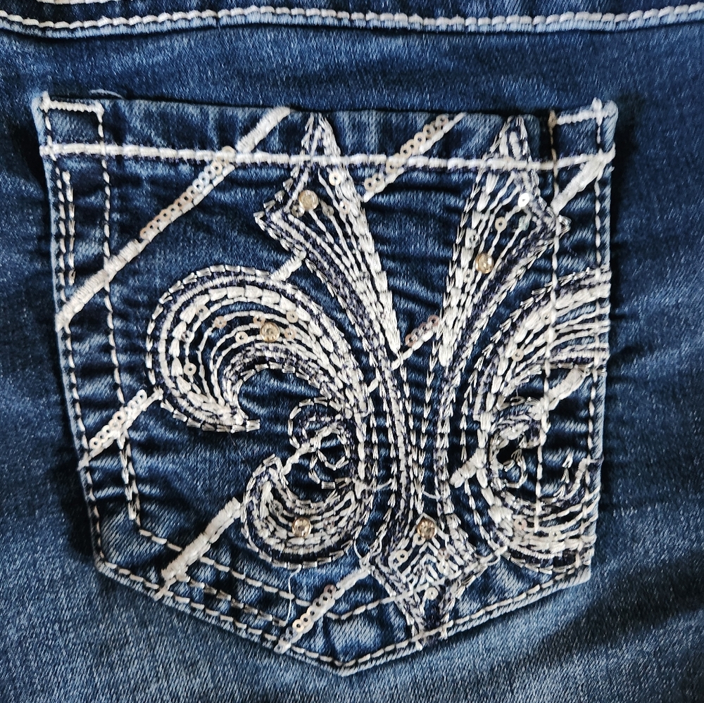Shorts - Picture 4 of 7